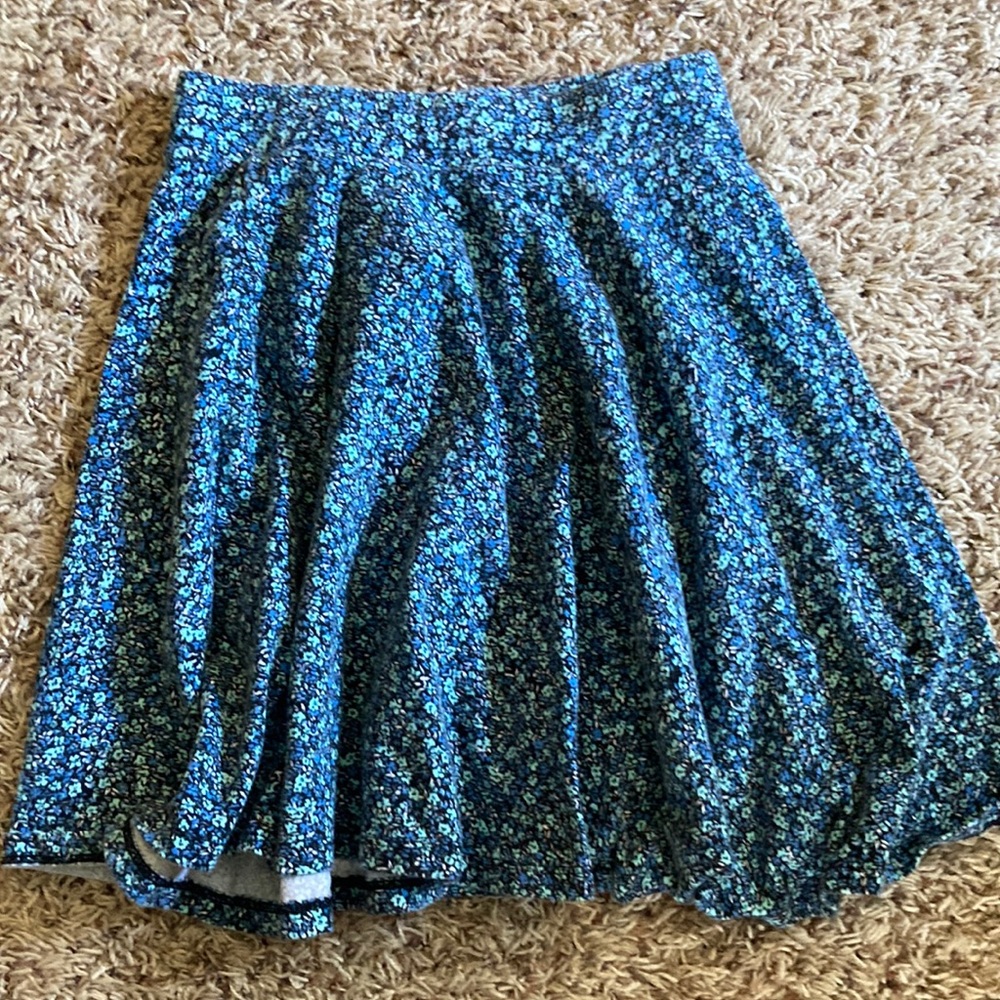 So skater skirt